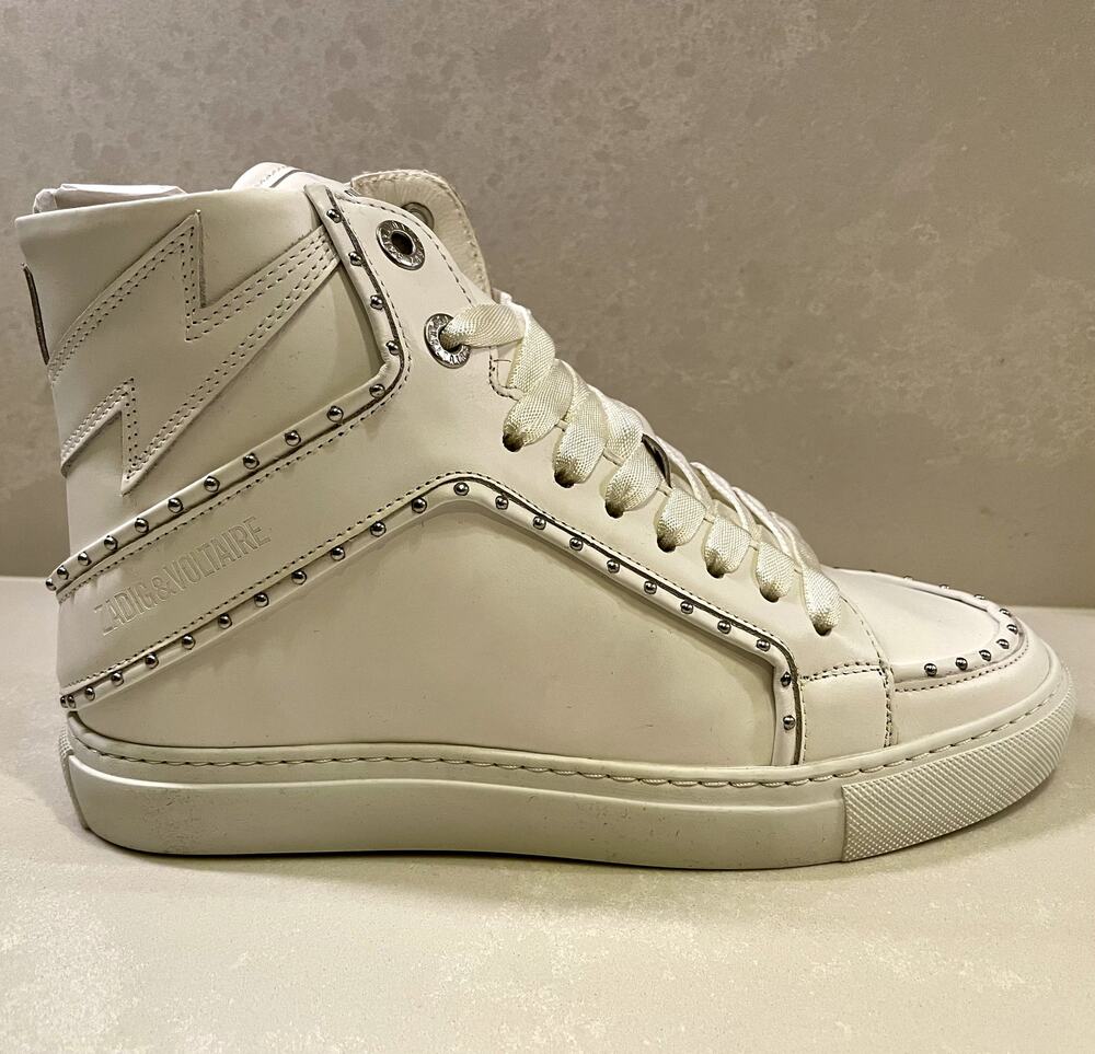 NEW Women's ZV1747 High Flash Studded Trim High Top Sneakers 6.5